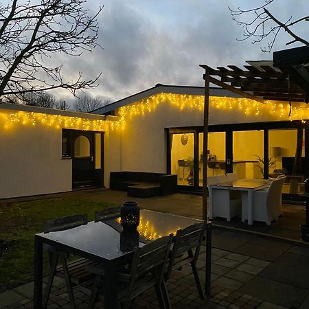Bungalow Haarlem Amsterdam With Jacuzzi Vijfhuizen Екстериор снимка