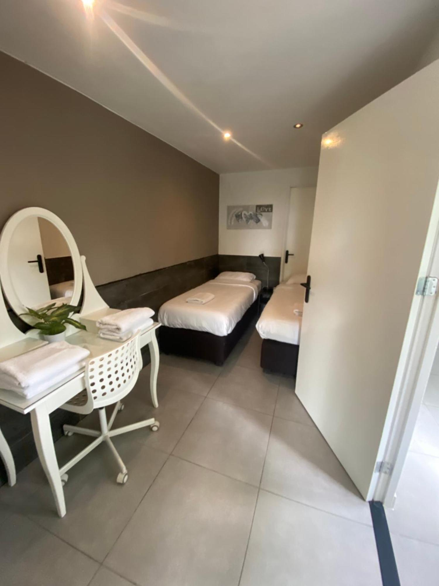 Bungalow Haarlem Amsterdam With Jacuzzi Vijfhuizen Екстериор снимка